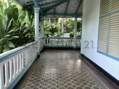 Terreno con casa en venta en Los Chorros, con un área de 3.240m2 de terreno AH - 3