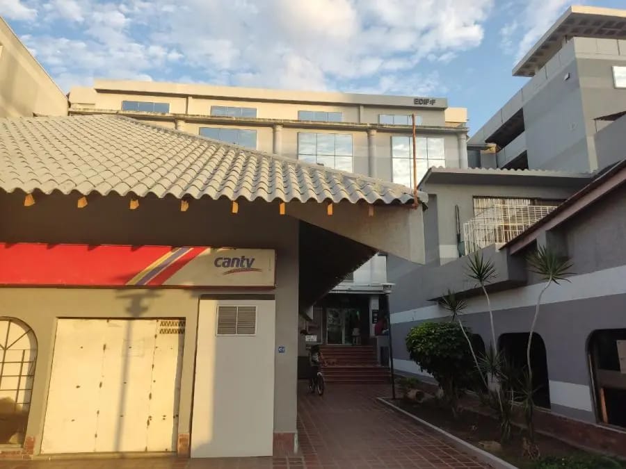 Oficina en Alquiler en lecheria cc la cascada