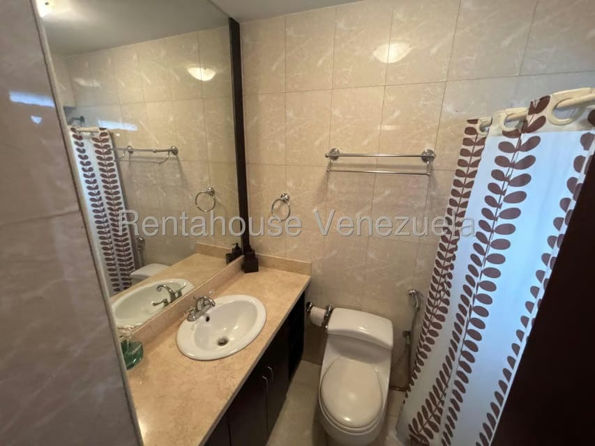 Apartamento (1 Nivel) en Alquiler en La Bonita, Distrito Metropolitano - 14
