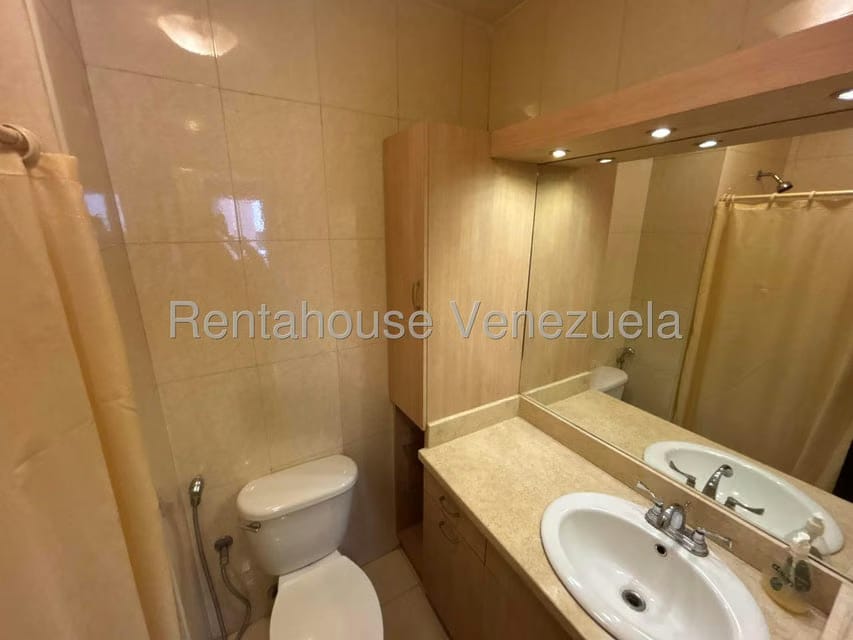 Apartamento (1 Nivel) en Alquiler en La Bonita, Distrito Metropolitano - 18