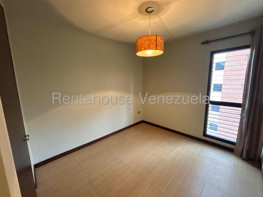 Apartamento (1 Nivel) en Alquiler en La Bonita, Distrito Metropolitano - 19