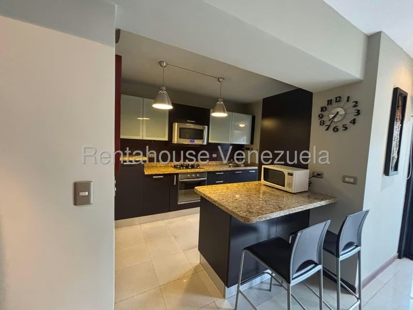 Apartamento (1 Nivel) en Alquiler en La Bonita, Distrito Metropolitano - 3