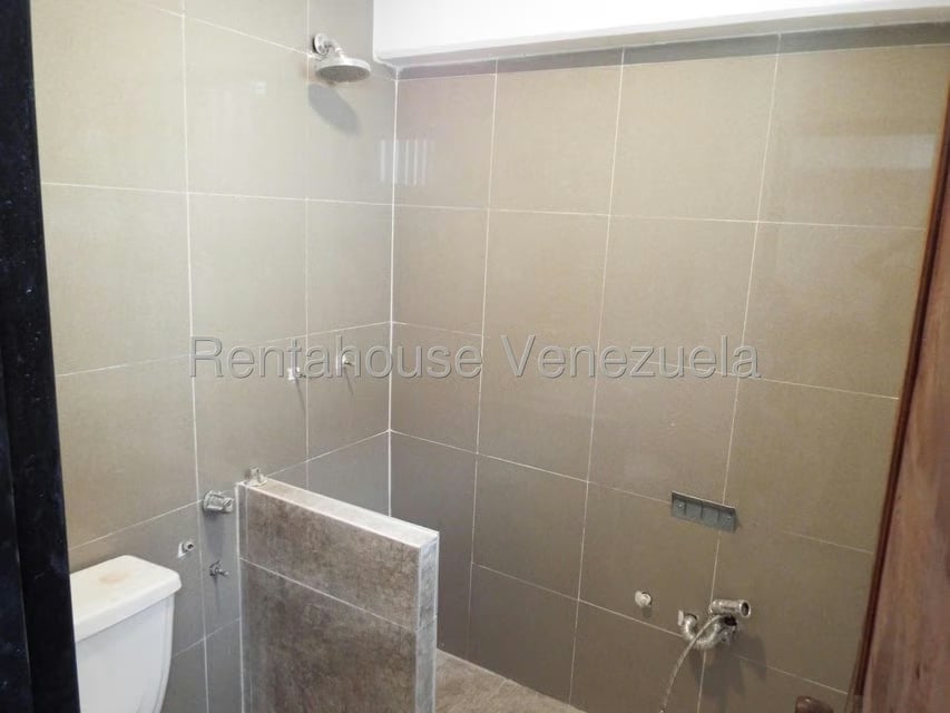 Casa (Multipes Niveles) en Alquiler en Alto Prado, Distrito Metropolitano - 34