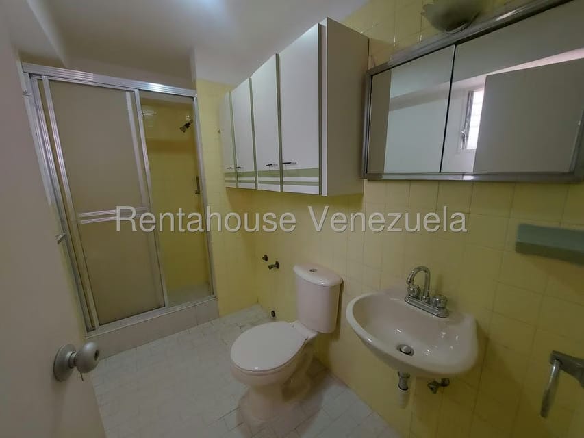Apartamento (1 Nivel) en Alquiler en La Urbina, Distrito Metropolitano - 14