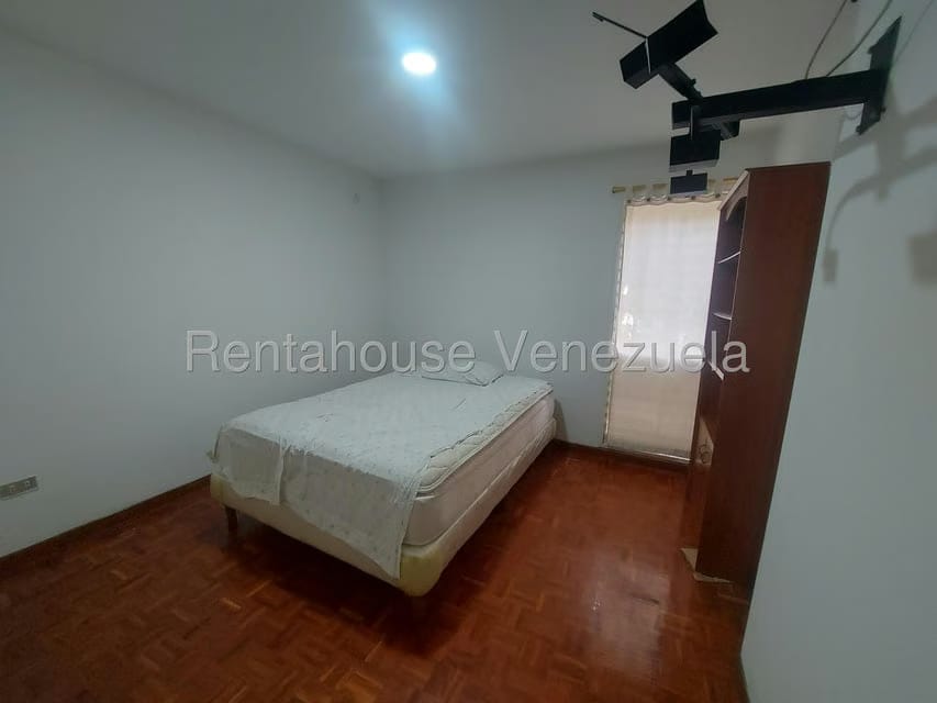 Apartamento (1 Nivel) en Alquiler en La Urbina, Distrito Metropolitano - 19