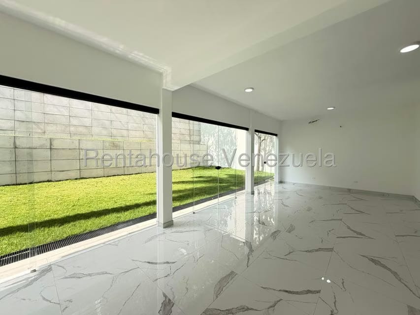Casa (Duplex) en Venta en Country Club, Distrito Metropolitano - 14