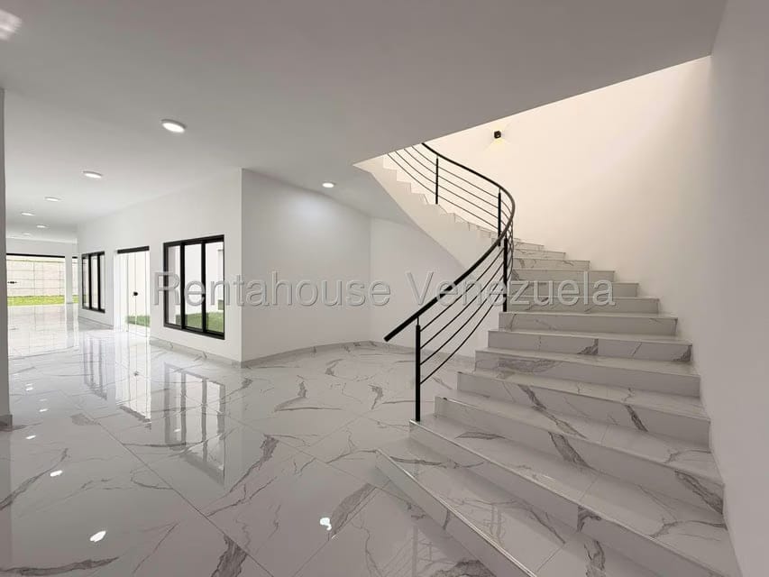 Casa (Duplex) en Venta en Country Club, Distrito Metropolitano - 18