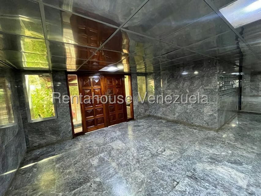 Apartamento (1 Nivel) en Alquiler en Montalban III, Distrito Metropolitano - 2