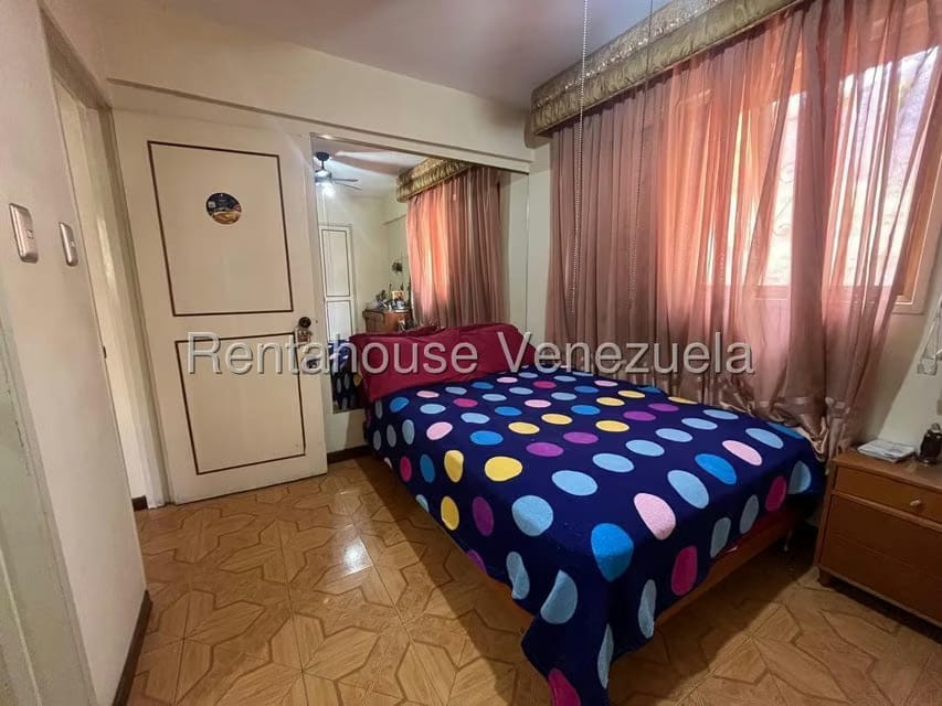 Apartamento (1 Nivel) en Alquiler en Montalban III, Distrito Metropolitano - 11