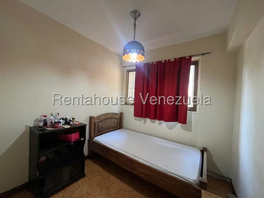 Apartamento (1 Nivel) en Alquiler en Montalban III, Distrito Metropolitano - 13