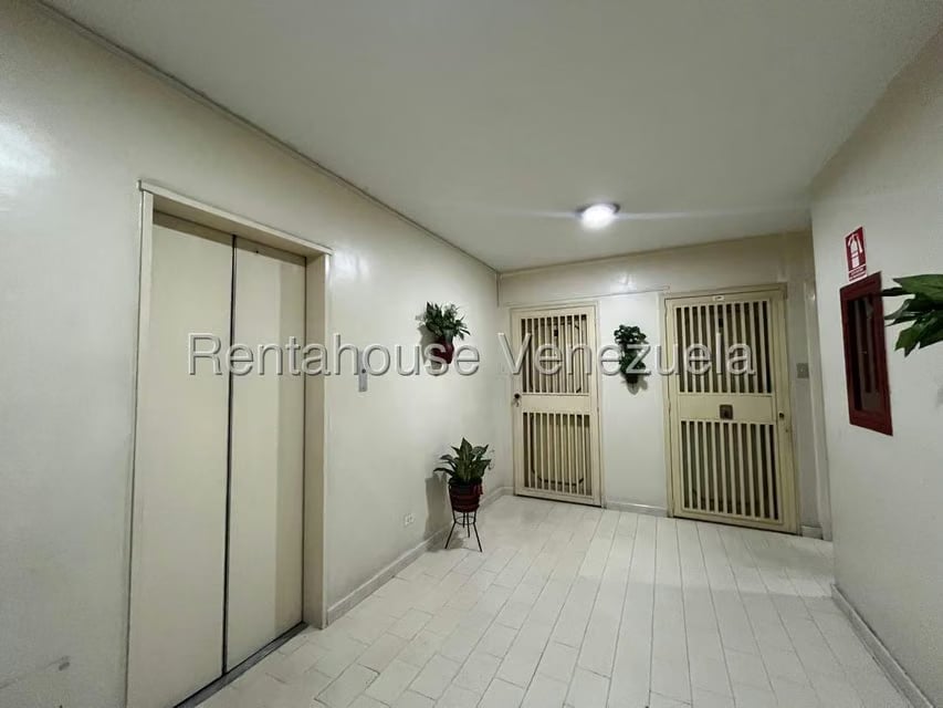 Apartamento (1 Nivel) en Alquiler en Montalban III, Distrito Metropolitano - 3