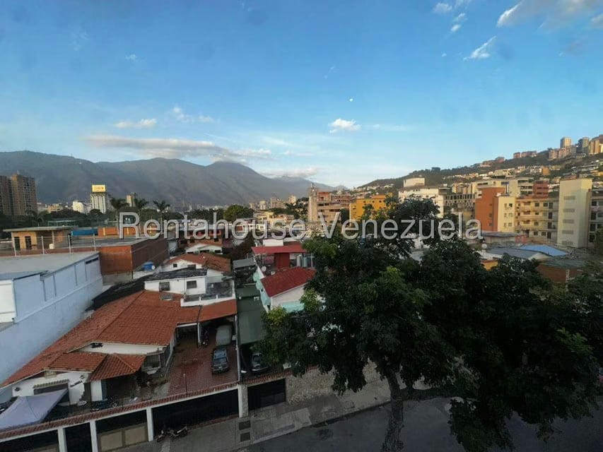 Apartamento (1 Nivel) en Venta en Santa Monica, Distrito Metropolitano - 18