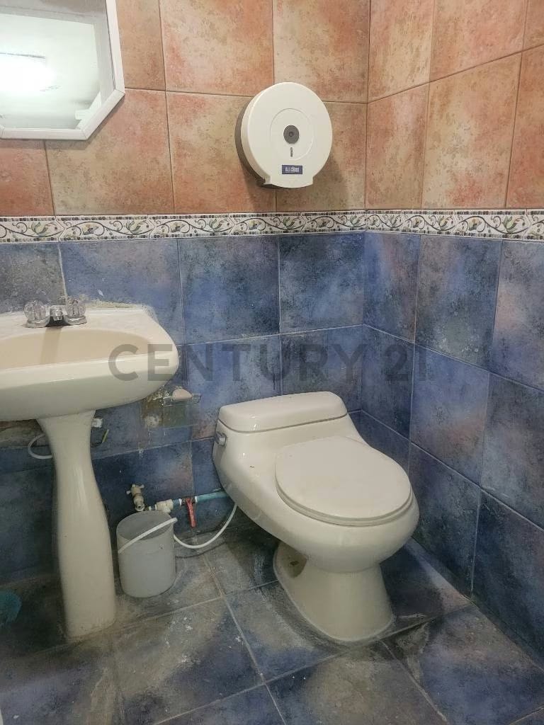 Alquiler de Local Comercial en Centro Comercial Salto Angel - 6