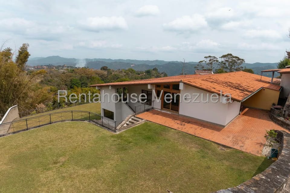 Casa (Multipes Niveles) en Venta en Oripoto, Distrito Metropolitano - 2