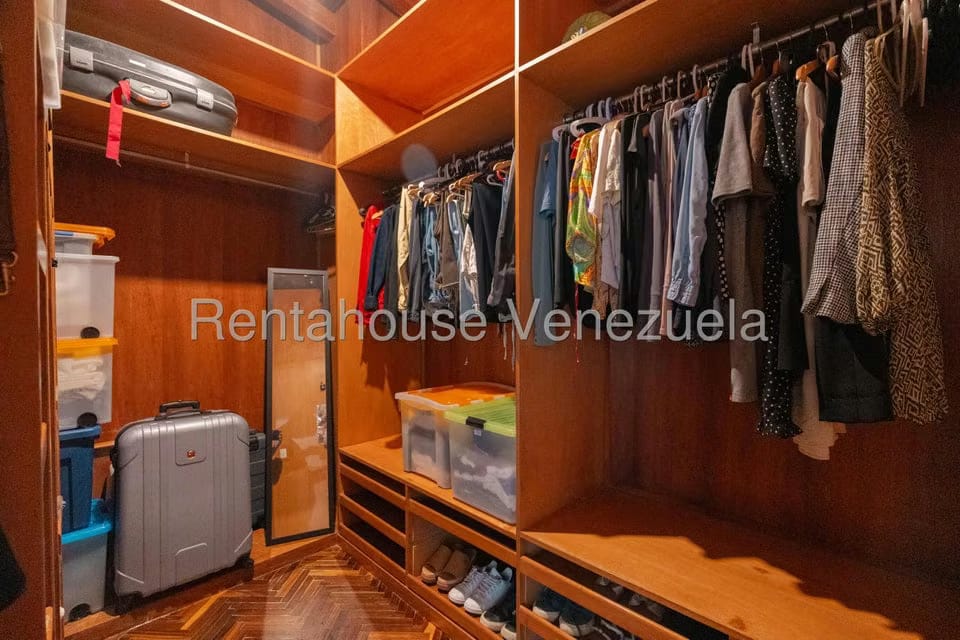 Casa (Multipes Niveles) en Venta en Oripoto, Distrito Metropolitano - 15