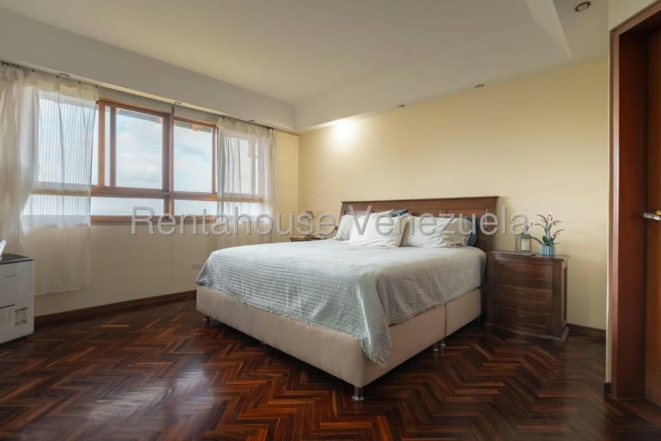 Casa (Multipes Niveles) en Venta en Oripoto, Distrito Metropolitano - 16