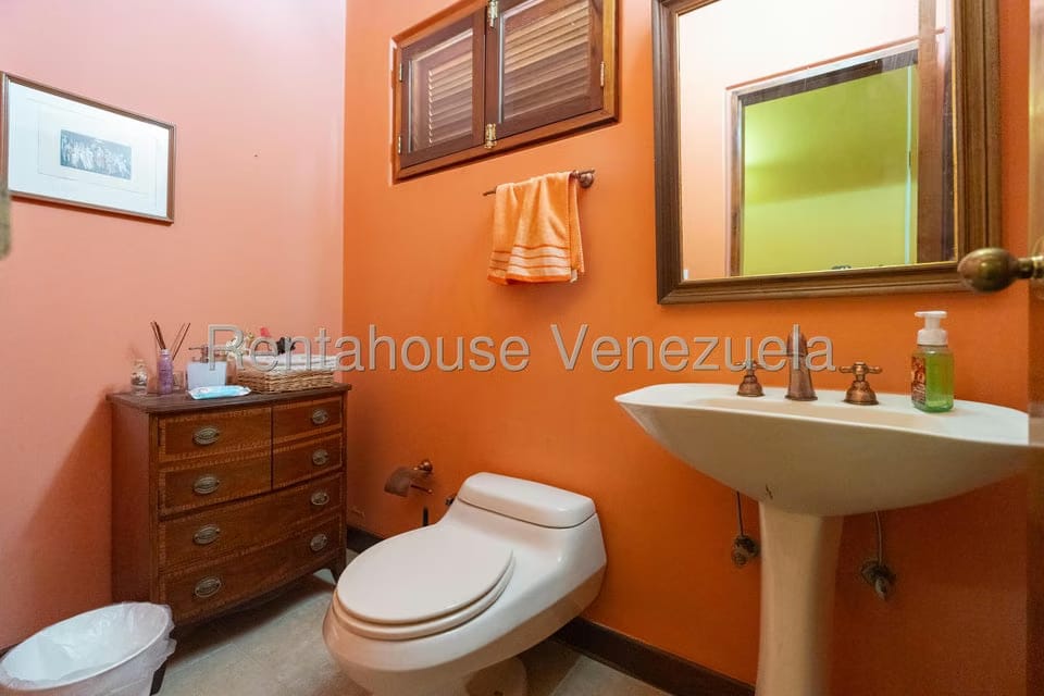 Casa (Multipes Niveles) en Venta en Oripoto, Distrito Metropolitano - 18