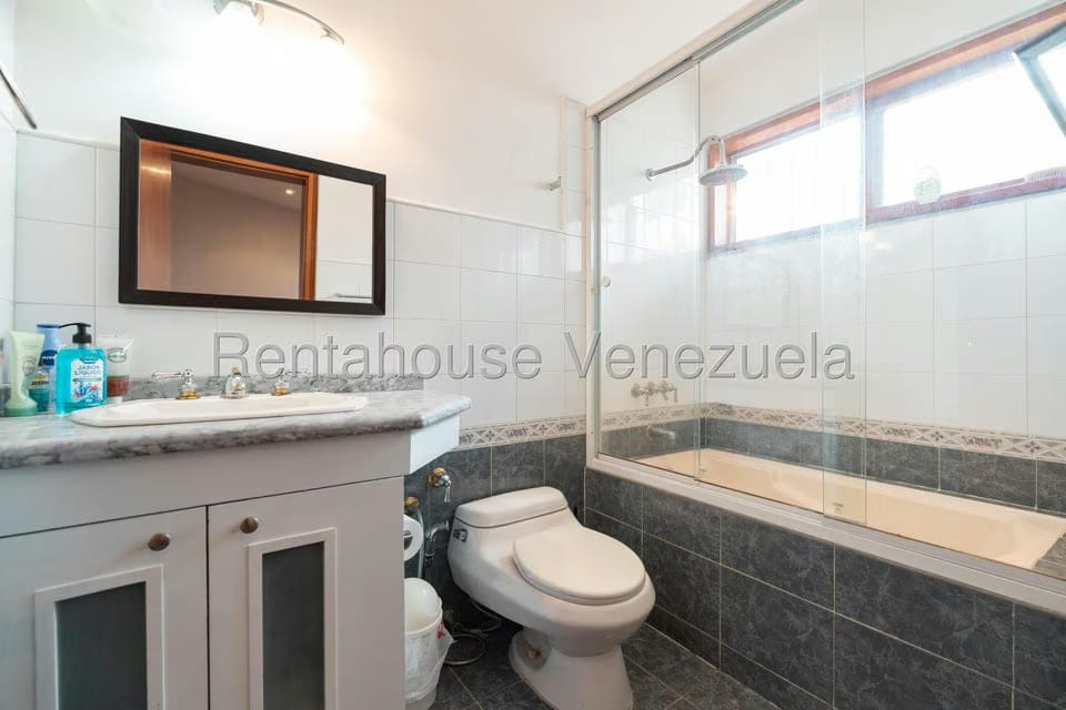 Casa (Multipes Niveles) en Venta en Oripoto, Distrito Metropolitano - 20