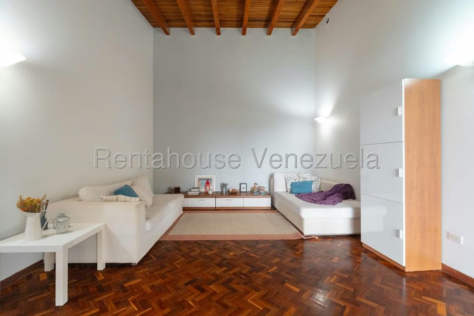 Casa (Multipes Niveles) en Venta en Oripoto, Distrito Metropolitano - 21