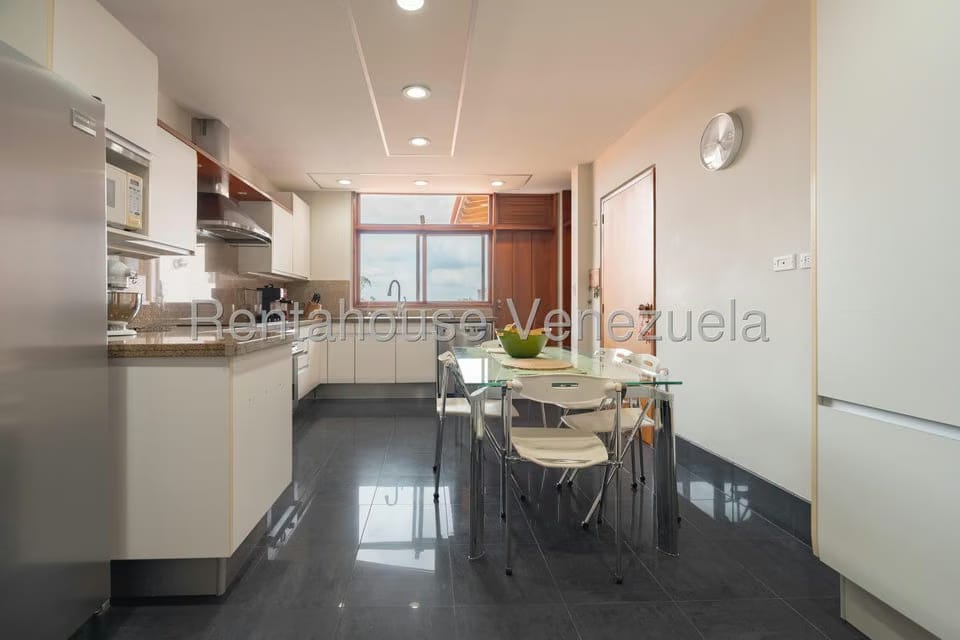 Casa (Multipes Niveles) en Venta en Oripoto, Distrito Metropolitano - 23