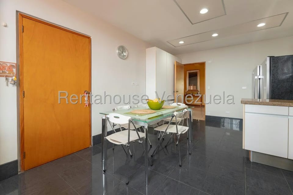 Casa (Multipes Niveles) en Venta en Oripoto, Distrito Metropolitano - 27