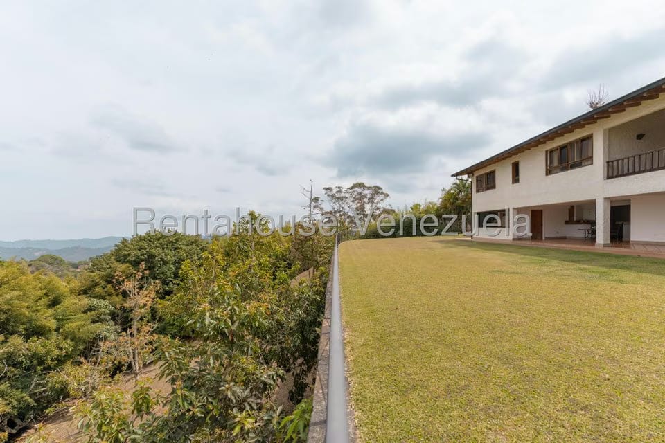 Casa (Multipes Niveles) en Venta en Oripoto, Distrito Metropolitano - 4