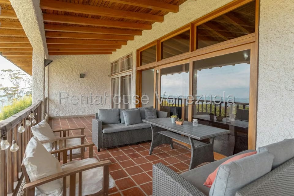 Casa (Multipes Niveles) en Venta en Oripoto, Distrito Metropolitano - 40