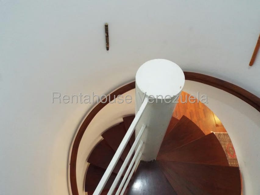 Apartamento (1 Nivel) en Alquiler en La Tahona, Distrito Metropolitano - 23