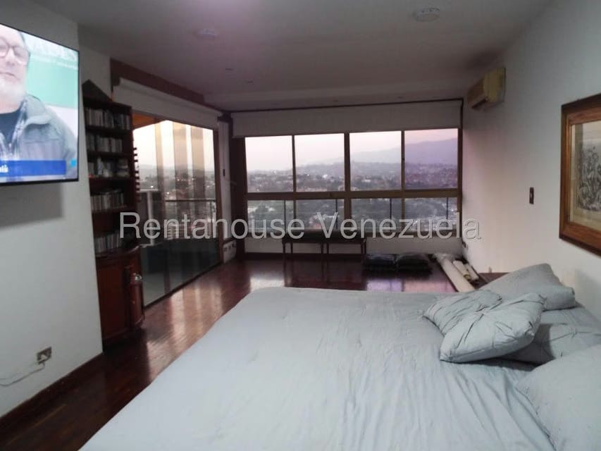 Apartamento (1 Nivel) en Alquiler en La Tahona, Distrito Metropolitano - 24