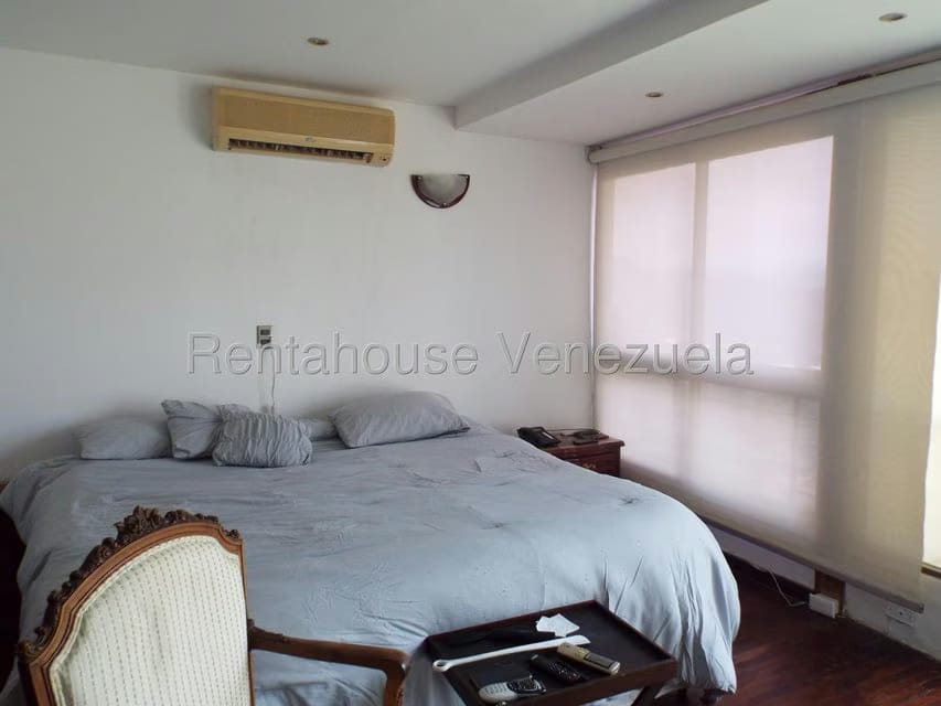 Apartamento (1 Nivel) en Alquiler en La Tahona, Distrito Metropolitano - 32