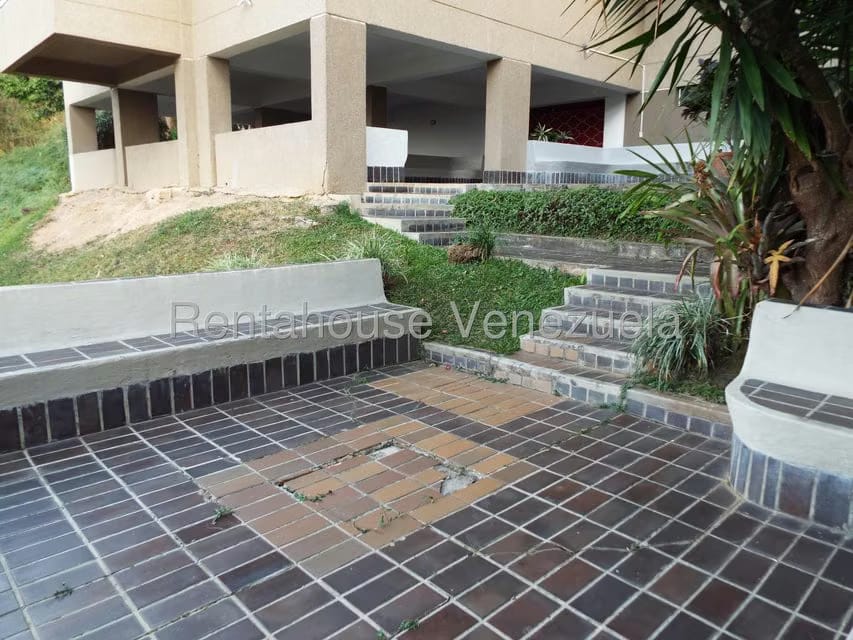 Apartamento (1 Nivel) en Alquiler en La Tahona, Distrito Metropolitano - 41