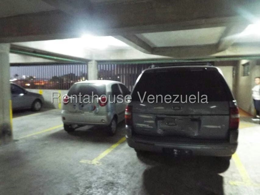 Apartamento (1 Nivel) en Alquiler en La Tahona, Distrito Metropolitano - 42