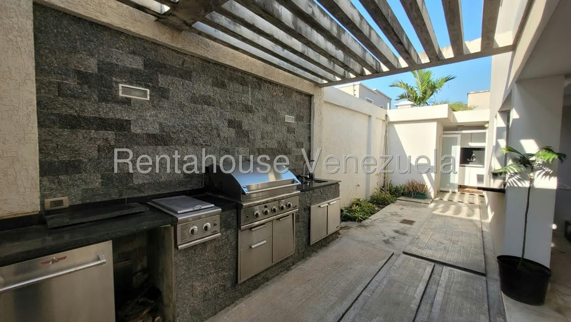 Casa (1 Nivel) en Alquiler en Ciudad Roca, Lara - 49