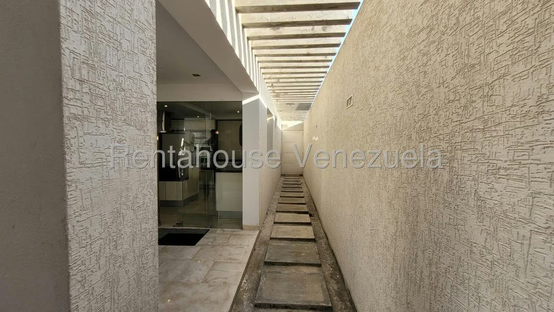 Casa (1 Nivel) en Alquiler en Ciudad Roca, Lara - 50