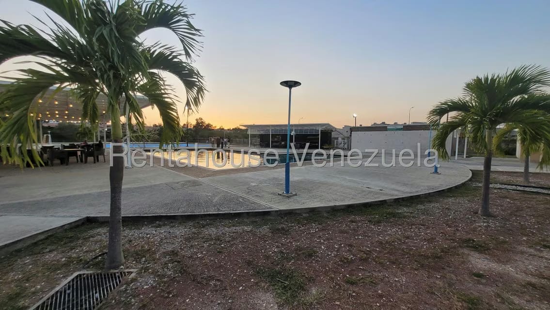 Casa (1 Nivel) en Alquiler en Ciudad Roca, Lara - 56