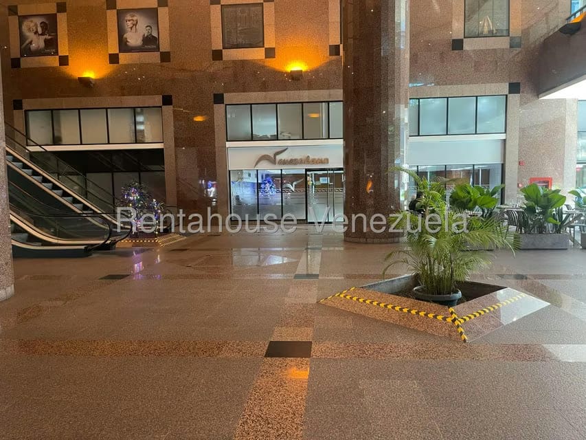 Comercial (Oficina) en Alquiler en El Rosal, Distrito Metropolitano - 2