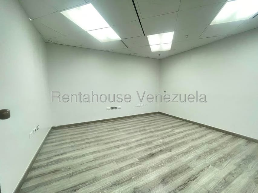 Comercial (Oficina) en Alquiler en El Rosal, Distrito Metropolitano - 11