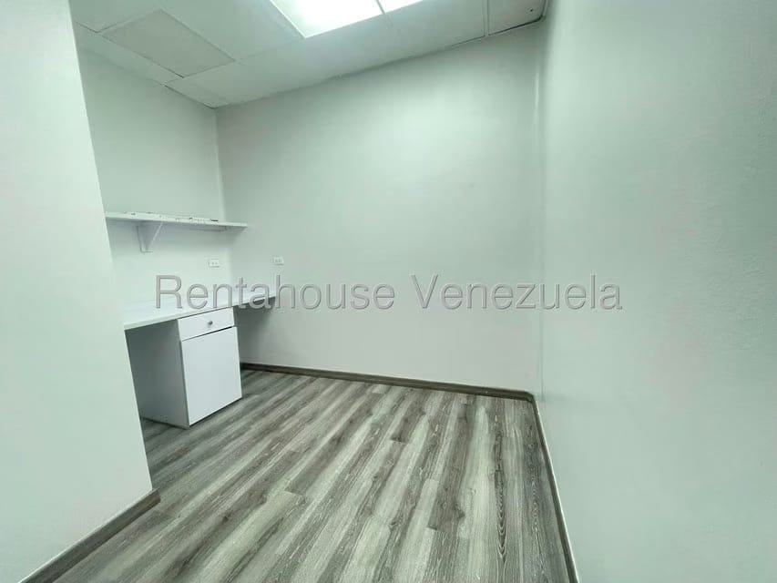 Comercial (Oficina) en Alquiler en El Rosal, Distrito Metropolitano - 14