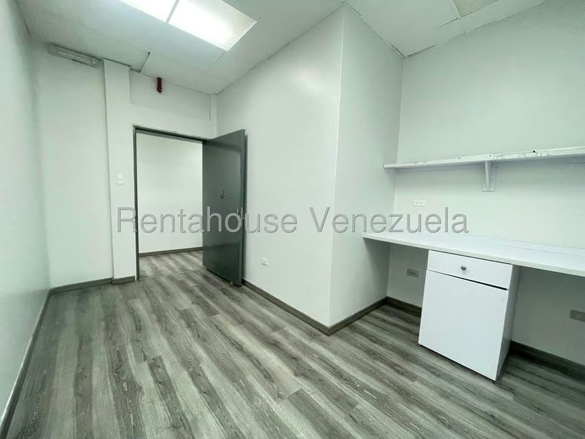 Comercial (Oficina) en Alquiler en El Rosal, Distrito Metropolitano - 15