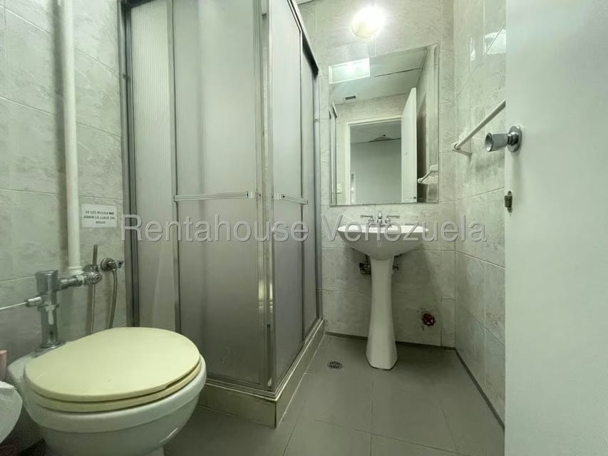 Comercial (Oficina) en Alquiler en El Rosal, Distrito Metropolitano - 16