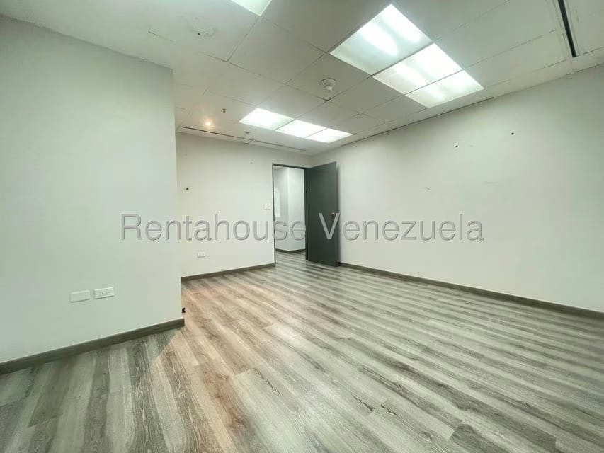 Comercial (Oficina) en Alquiler en El Rosal, Distrito Metropolitano - 5