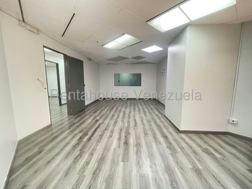 Comercial (Oficina) en Alquiler en El Rosal, Distrito Metropolitano - 10