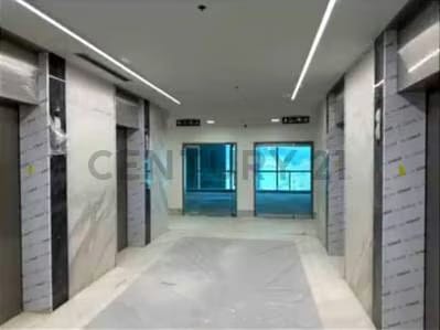 Local Comercial en Venta en Centro Empresarial La Esmeralda en Campo Alegre - 3