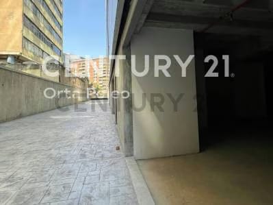 Local Comercial en Venta en Centro Empresarial La Esmeralda en Campo Alegre - 7