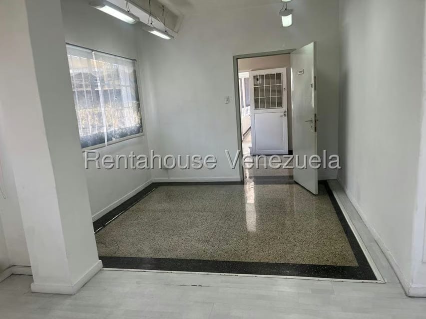 Comercial (Local Comercial) en Alquiler en Altamira, Distrito Metropolitano - 12