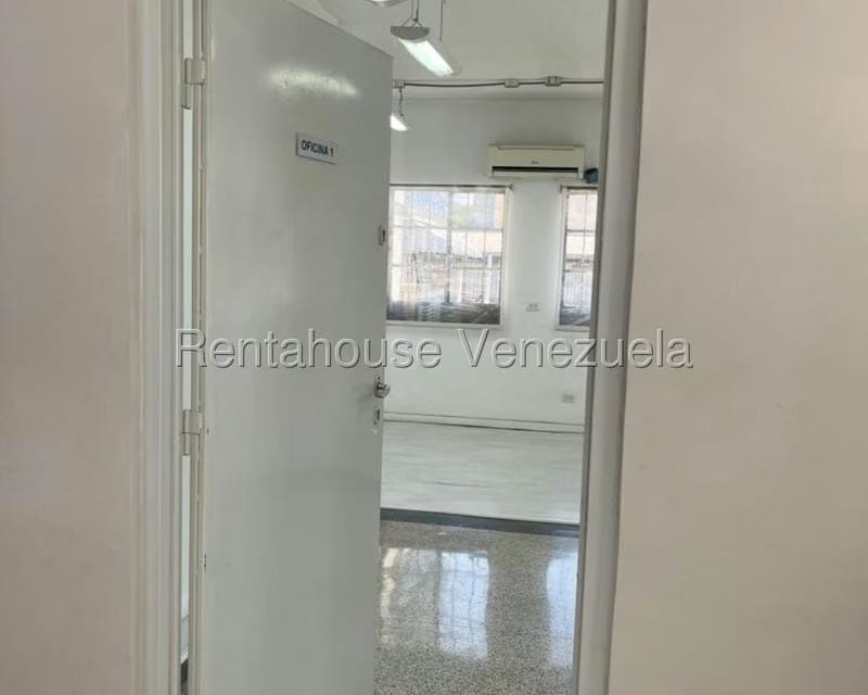 Comercial (Local Comercial) en Alquiler en Altamira, Distrito Metropolitano - 3