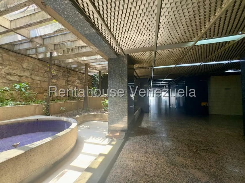 Comercial (Oficina) en Alquiler en Parroquia Catedral, Distrito Metropolitano - 2