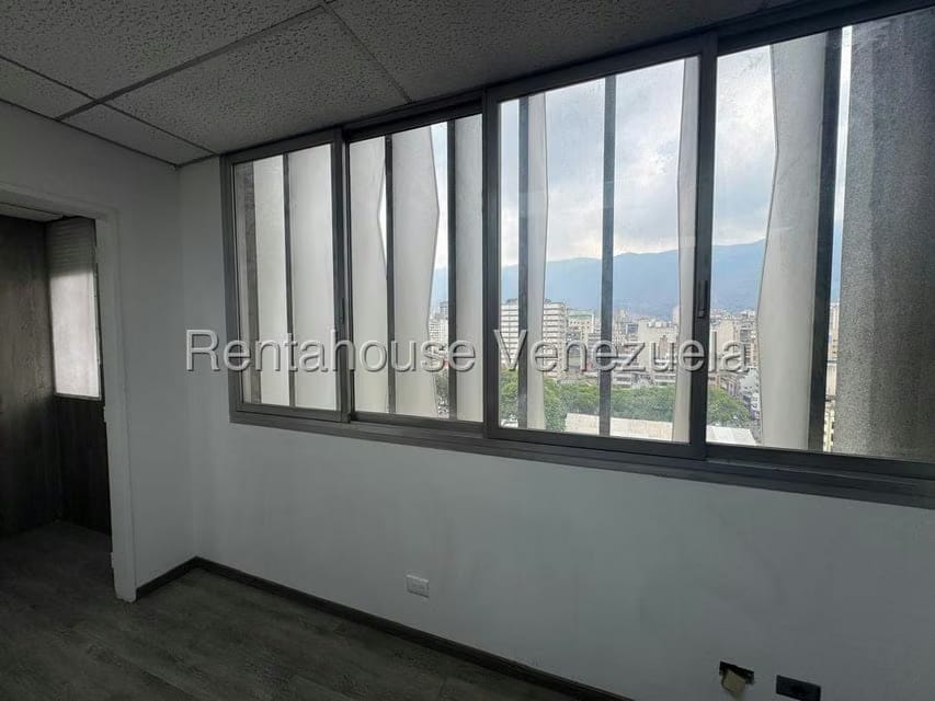Comercial (Oficina) en Alquiler en Parroquia Catedral, Distrito Metropolitano - 12