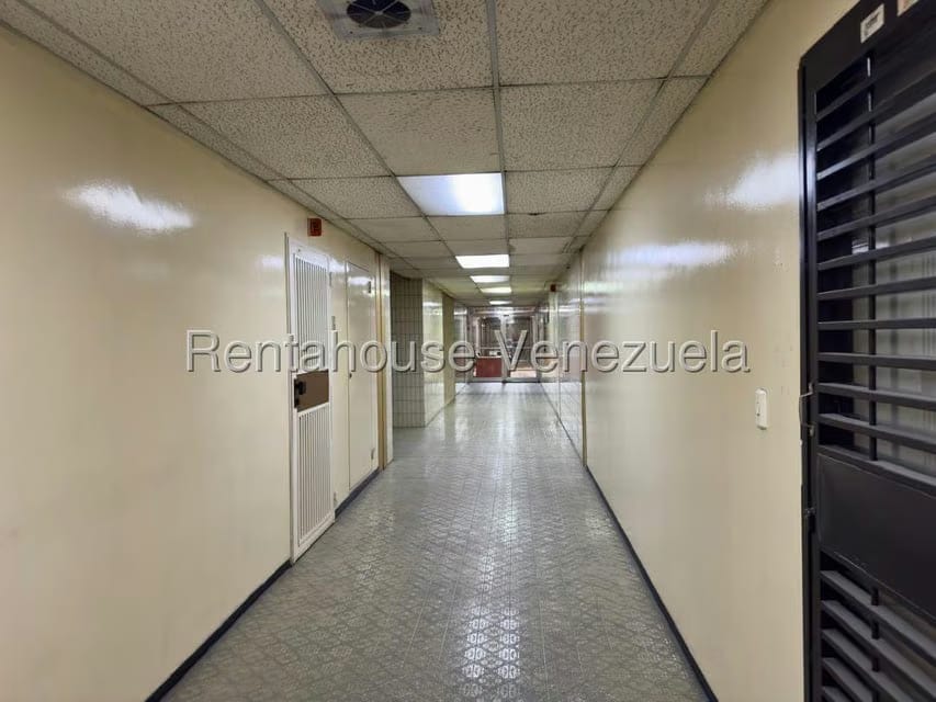 Comercial (Oficina) en Alquiler en Parroquia Catedral, Distrito Metropolitano - 17
