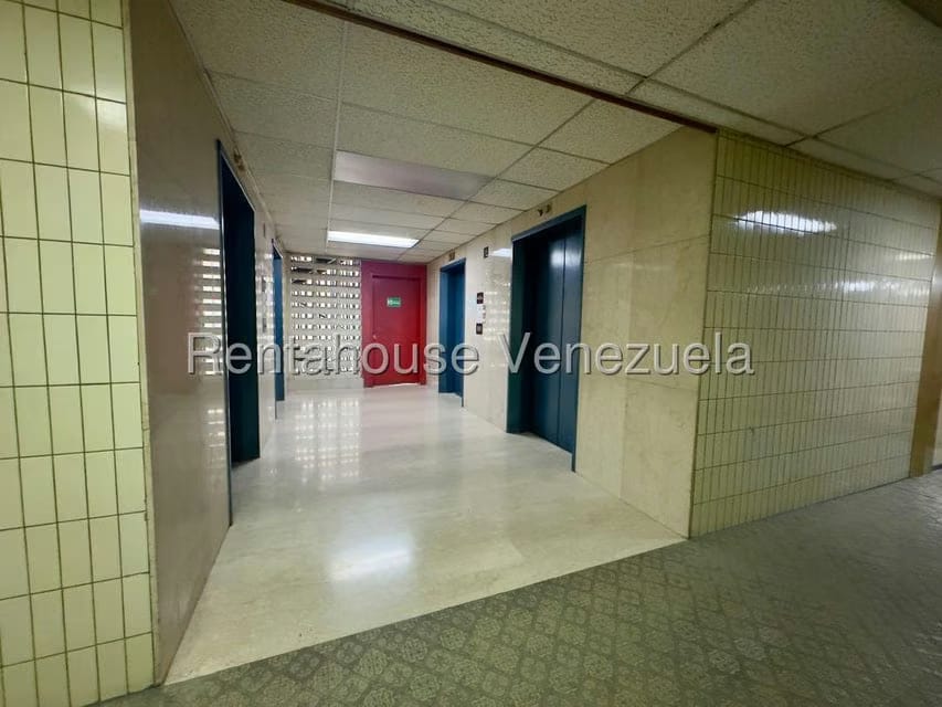 Comercial (Oficina) en Alquiler en Parroquia Catedral, Distrito Metropolitano - 18